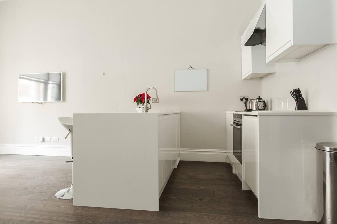 Modern 1br Period In Kensington Apartament Londra